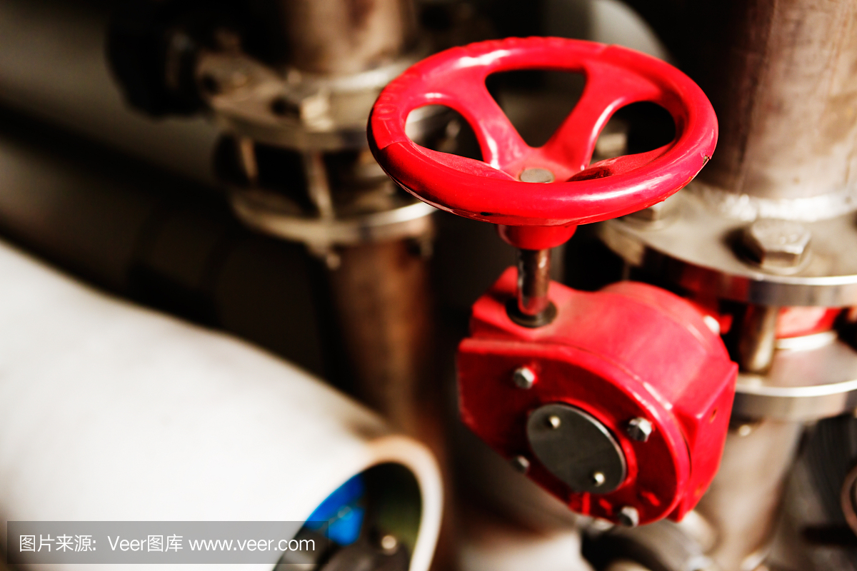 鋼鐵制造廠:紅色控制輪對管